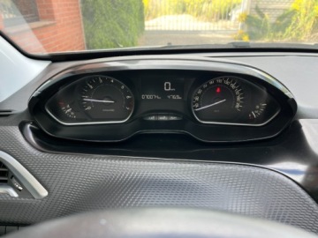 Peugeot 2008 I SUV Facelifting 1.2 PureTech 82KM 2018 Peugeot 2008 1.2 benzyna 82 KM zarejestrowany w PL zadbany mozliwa zam, zdjęcie 8