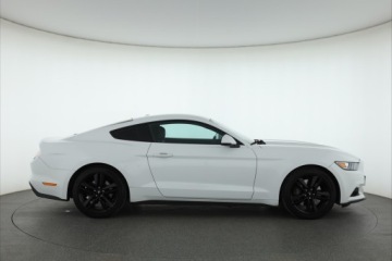 Ford Mustang VI Convertible 2.3 EcoBoost 317KM 2017 Ford Mustang 2.3 EcoBoost, Salon Polska, zdjęcie 5