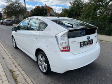 Toyota Prius III Hatchback 1.8 HSD 136KM 2010 Toyota Prius HYBRYDA 136 KONI LEDY AUTOMAT KLIMATRONIC EL.SZYBY SERIWSOWANY, zdjęcie 1