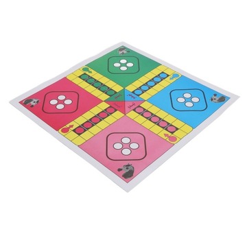 Летающая семейная шахматная игра. Пластиковая семейная шахматная игра в полете.