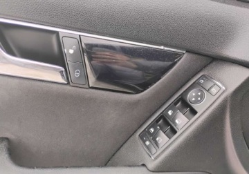 Mercedes Klasa C W204 Kombi T204 1.8 180 K 156KM 2009 Mercedes-Benz Klasa C 2009r, 1.8 LPG. Uszkodzony przod. Jezdzi. 1.8 156KM, zdjęcie 8