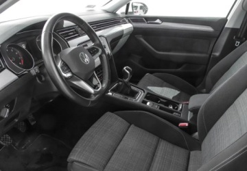 Volkswagen Passat B8 Limousine Facelifting 1.5 TSI EVO 150KM 2021 Volkswagen Passat 1.5TSI 150KM Business, Tempomat Aktywny, Czujniki Parkow, zdjęcie 10
