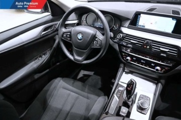 BMW Seria 5 G30-G31 Limuzyna 518d 150KM 2018 BMW Seria 5 518dSpryskiwacze ReflektorowSystem Nawigacji Business 2.0, zdjęcie 16