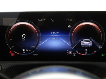 Mercedes CLA C118/X118 Shooting Brake Facelifting 1.3 200 163KM 2023 Mercedes CLA 200 automat full LED skóra/alcantara, zdjęcie 21