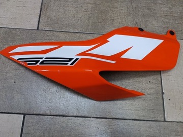Обтекатель боковой правый, крышка радиатора KTM Duke 125 390 2017-2023