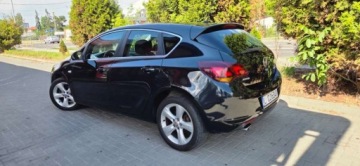Opel Astra J Hatchback 5d 1.4 Turbo ECOTEC 140KM 2012 Opel Astra 1.4 Benzyna 140 KM Klima PdC Import Raty Oplaty 1.4 Benzyna, zdjęcie 9