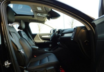 Volvo XC40 Crossover 2.0 D3 150KM 2020 Volvo XC 40 Skora Kamera Panorama Dach Model 2021r 2.0 Diesel 150KM, zdjęcie 9