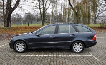Mercedes Klasa C W203 Kombi T203 1.8 (C 180 Kompressor) 143KM 2005 Mercedes-Benz Klasa C 2005 r. 1,8 Automat Lift 1.8 Benzyna 143KM, zdjęcie 1