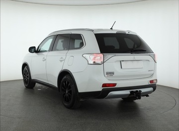 Mitsubishi Outlander III SUV Facelifting 2.2 DOHC DI-D 150KM 2014 Mitsubishi Outlander 2.2 DI-D, Salon Polska, 4X4, zdjęcie 3