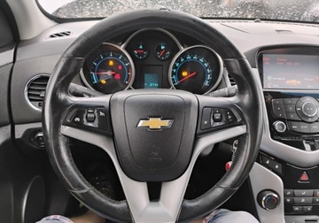 Chevrolet Cruze Sedan 1.8 16V DOHC 141KM 2012 Chevrolet Cruze 2012r, 1.8 Benzyna LPG. Lekko uszkodzony prawy tyl. Jezdz, zdjęcie 10