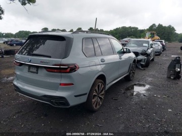 BMW X7 2023 BMW X7 2023 BMW X7 M60i Sports Activity Vehicle 4.4 Benzyna 523KM, zdjęcie 3