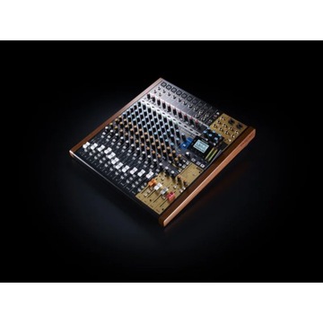 Tascam Model 16 — 14-канальный аналоговый микшер с 16-канальным цифровым