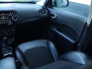 Jeep Compass II SUV 1.4 Multiair 170KM 2019 Jeep Compass 1.4 MultiAir, Salon Polska, zdjęcie 7
