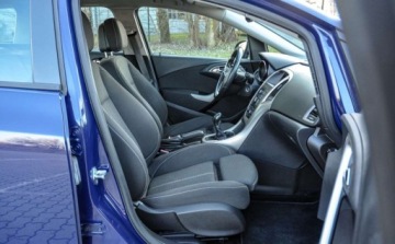 Opel Astra J Sports Tourer 2.0 CDTI ECOTEC 160KM 2010 Opel Astra 2,0CDTI (160KM) 196 tys. km Bezwypadkowy 2.0 Diesel 160KM, zdjęcie 10