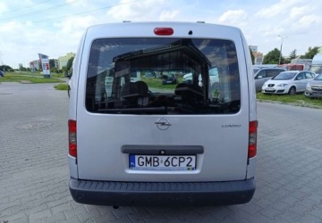 Opel Combo C Van 1.3 CDTI ecoFLEX 75KM 2010 Opel Combo Opel Combo 1.2 Diesel 75KM, zdjęcie 4