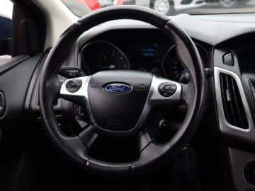 Ford Focus III Hatchback 5d facelifting 1.6 TDCi 95KM 2014 Ford Focus 1.6 TDCi, Salon Polska, Klima, zdjęcie 15