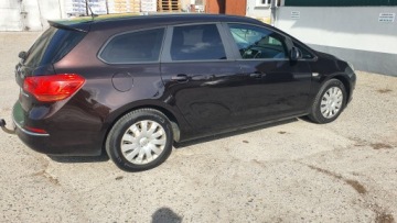 Opel Astra J Sports Tourer Facelifting 1.7 CDTI ECOTEC 110KM 2013 OPEL ASTRA J 1.7 CDTI 110 KM, super stan, bardzo zadbana, zdjęcie 4