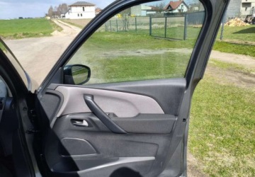 Citroen Grand C4 Picasso II Grand Picasso 1.6 e-HDi 114KM 2014 Citroen C4 Grand Picasso Citroen C4 Grand Picasso 1.6 Diesel 115KM, zdjęcie 18