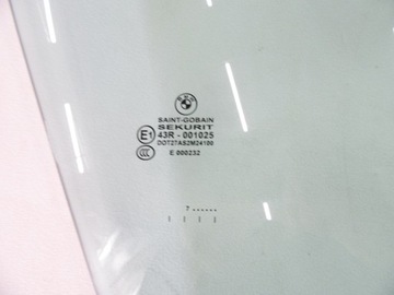 Правое переднее стекло BMW e83 X3 AS2