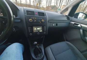 Volkswagen Touran II 1.6 TDI 105KM 2011 Volkswagen Touran Volkswagen Touran 1.6 TDI DPF BlueMot Comfortline 1.6, zdjęcie 19