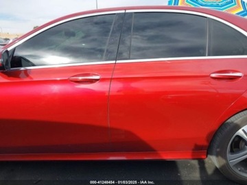 Mercedes Klasa E W213 2020 Mercedes-Benz Klasa E 2020r., 350, od ubezpieczalni 2.0 Benzyna 255KM, zdjęcie 3