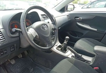 Toyota Corolla X Sedan 2.0 D-4D 126KM 2008 Toyota Corolla Toyota Corolla 2.0 Diesel 126KM, zdjęcie 6