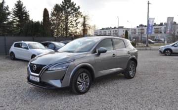 Nissan Qashqai III Crossover 1.3 DIG-T MHEV 158KM 2022 Nissan Qashqai Automat Benzyna Kamera 360 Nawigacja 1.3 Benzyna 158KM