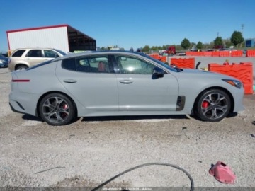 Kia Stinger Liftback 3.3 T-GDi 366KM 2018 Kia Stinger 2018 r., 3,3 L GT 2 AWD 3.3 Benzyna 365KM, zdjęcie 13