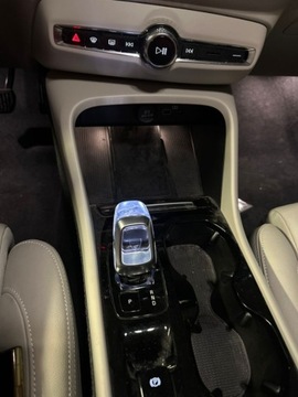 Volvo XC40 2024 Volvo XC 40 Plus 2024 ZarejestrowaneGotowe do jazdy 2.0 Benzyna 247KM, zdjęcie 20