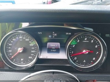 Mercedes Klasa E W213 2019 Mercedes-Benz Klasa E 300, 2019r., 2.0L 2.0 Benzyna 241KM, zdjęcie 10