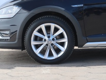 Volkswagen Golf VII Variant 2.0 TDI CR DPF BlueMotion Technology 150KM 2015 VW Golf 2.0 TDI, Salon Polska, 4X4, Navi, Xenon, zdjęcie 13