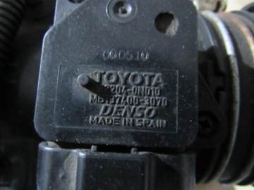 Корпус воздушного фильтра Corolla Verso II 04- 2.2D4d