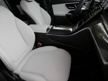 Mercedes GLC C254/X254 Coupe 2.0 220d 197KM 2025 MERCEDES-BENZ GLC 220 d 4-Matic AMG Line 2.0 (197KM) 2025, zdjęcie 3
