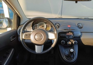 Mazda 2 II Hatchback 3d Facelifting 1.3 MZR 75KM 2011 Mazda 2 1.3 75KM PB FVmarza Serwis ASO GWARANCJA 1.3 Benzyna 74KM, zdjęcie 10