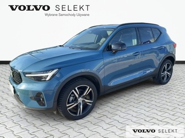 Volvo XC40 Crossover Facelifting 2.0 B4 197KM 2025 Volvo XC 40 VOLVO XC40 B4 Plus Dark Benzyna (197+1