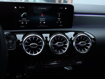 Mercedes Klasa A W177/V177 Hatchback 1.3 200 163KM 2020 Mercedes A A 200, Salon Polska, Automat, Skóra, zdjęcie 11