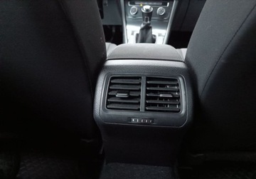 Volkswagen Golf VII Hatchback 3d Facelifting 1.5 TSI BMT 130KM 2019 Volkswagen Golf 1.5 TSI 130KM Trendline SalonPL Serwisowany Iwl. Vat-Marza, zdjęcie 31