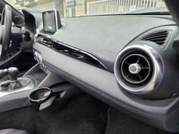 Fiat 124 Spider 1.4 MultiAir II 140KM 2016 FIAT 124 Spider Lusso* 1.4l benzyna Turbo 140KM 19,272km Dokumentacja, zdjęcie 30