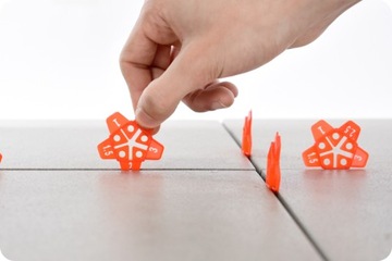 ЗВЕЗДЫ И КРЕСТОВЫЕ ПРОСТАВКИ ДЛЯ УКЛАДКИ ПЛИТКИ