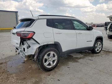 Jeep Compass II 2023 Jeep Compass Latitude 2023 2.0l 2.0 Benzyna 200KM, zdjęcie 3