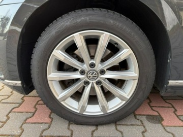 Volkswagen Passat B8 Variant 1.4 TSI BlueMotion Technology ACT 150KM 2017 Volkswagen Passat Variant Highline Full LED, zdjęcie 27