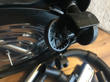 Универсальный пылесос HOOVER TWDH1400.