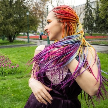 СИНТЕТИЧЕСКИЕ ВОЛОСЫ ДЛЯ МОСТОВОГО ОМБРЕ ЦВЕТНЫЕ БРИТАНСКИЕ ПЯДИ 130 СМ