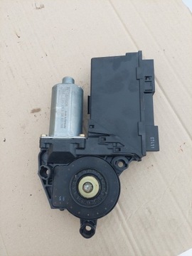 MOTOREK OKNO LEVÝ PŘEDNÍ AUDI A4 B6 8E1959801B LUBLIN