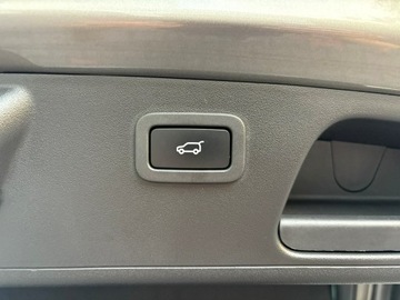 Jaguar E-Pace SUV 2.0 i4D 150KM 2018 Jaguar E-Pace 2.0 D 150 KM 4x4 Automat R-Dynamic S, zdjęcie 31