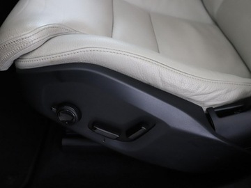 Volvo XC60 II Crossover T8 Twin Engine 390KM 2019 Volvo XC 60 FV23% PHEV Inscription AWD T8 skóra, zdjęcie 39