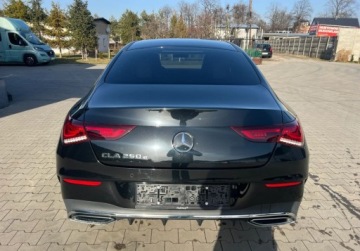 Mercedes CLA C118/X118 Coupe Plug-In 1.3 250e 218KM 2021 Mercedes-Benz CLA 1.3 Hybryda plug-in 218 KM LED Nawigacja Kamera Sensor R, zdjęcie 3