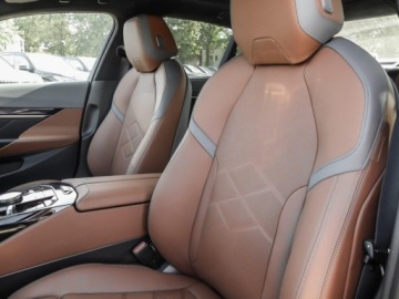 BMW Seria 5 G90-91 Touring 2.0 520d 197KM 2025 BMW Seria 5 520d xDrive Sport Sedan 2.0 (197KM) 2025, zdjęcie 6