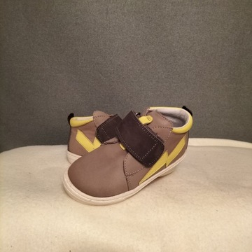 Mido Noster buty dziecięce skóra naturalna rozmiar 25