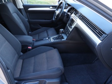 Volkswagen Passat B8 Variant 2.0 TDI 150KM 2015 VW Passat 2.0 TDI, Automat, Klima, Klimatronic, zdjęcie 8